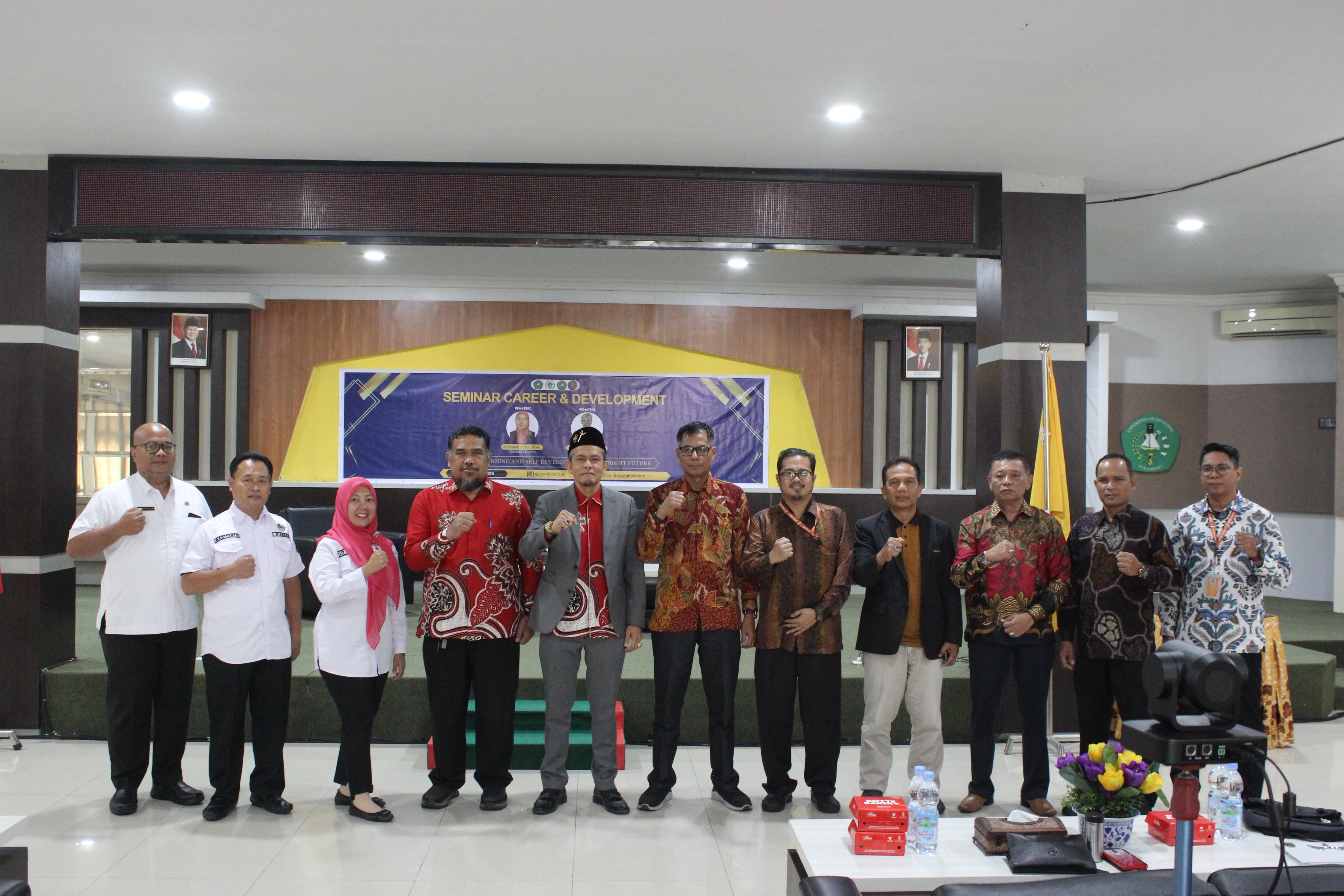 Tingkatkan Daya Saing Lulusan, BEM FEB Unilak Gelar Seminar Public Speaking dan Pembuatan CV Bersama Disnaker Riau dan PT IKPP