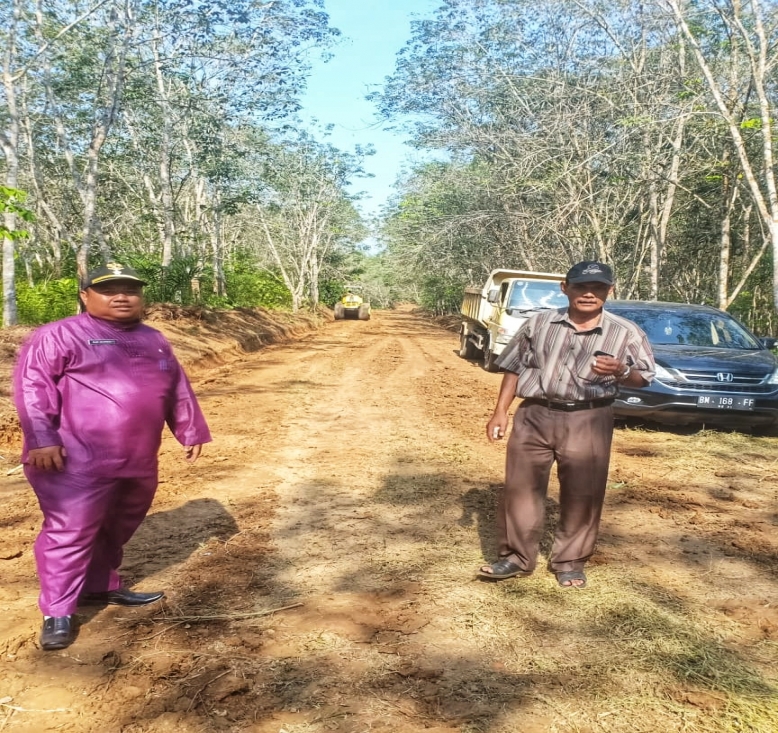 Pemerintah Desa RTH Ucapkan Terima Kasih Kepada Bupati , Sukiman Atas Perbaikan Jalan Lingkungan Desa
