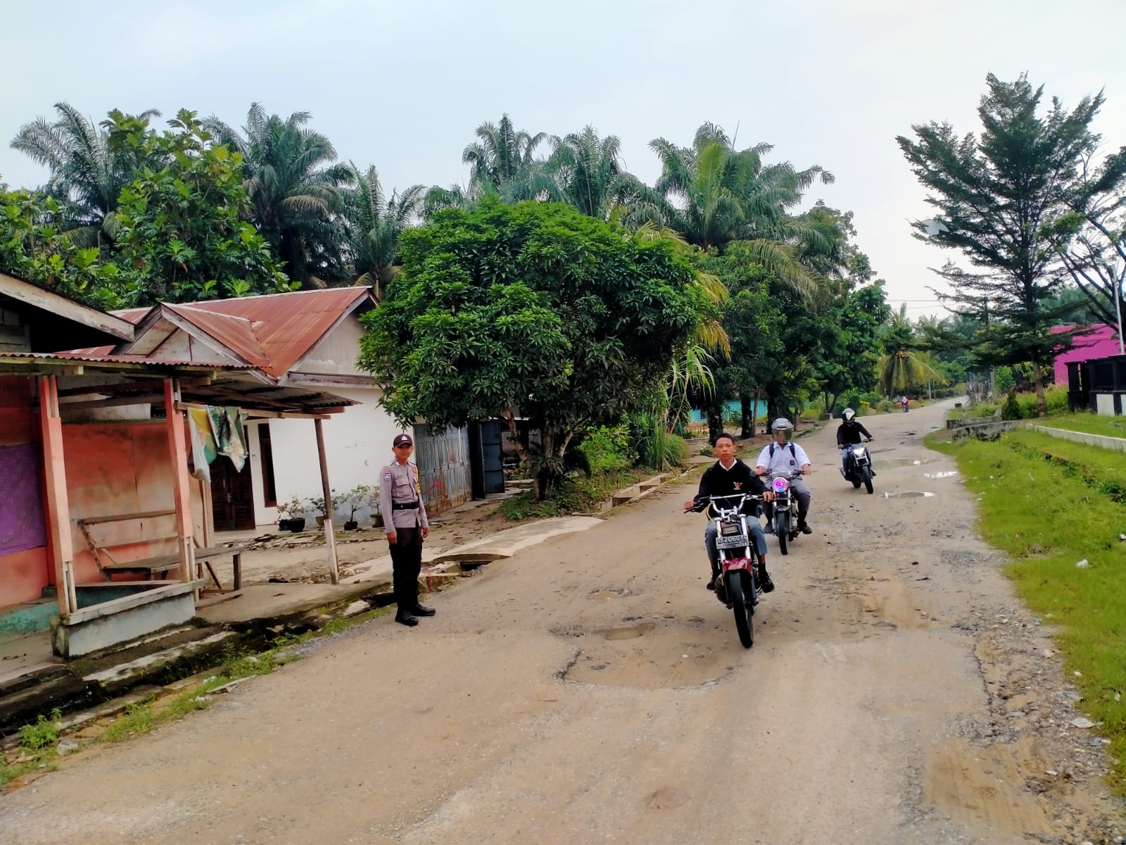 Pelaksanaan Kegiatan Strong Point di Simpang Kanan Terus di Giatkan