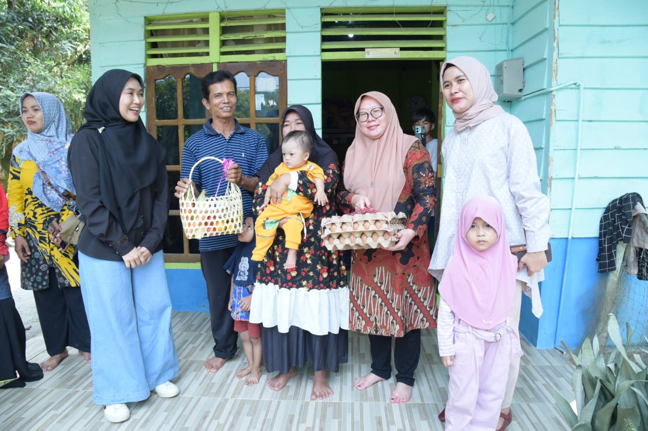 Ketua TP Posyandu Bengkalis Dampingi Ketua TP Provinsi Riau Tinjau Balita Stunting dan Gizi Buruk