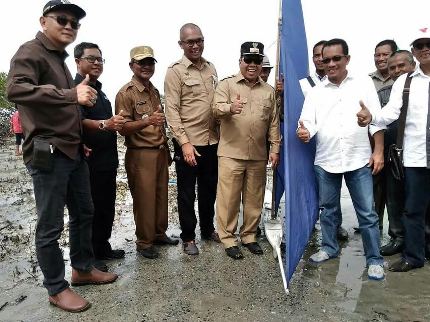 Dihadiri Kadispar Riau, Bupati Irwan Resmikan Pantai Beting Beras Pulau Merbau