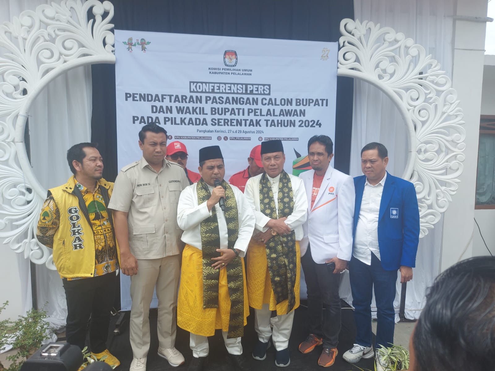 Nasarudin-Abu Bakar Pendaftar Pertama ke KPU Pelalawan