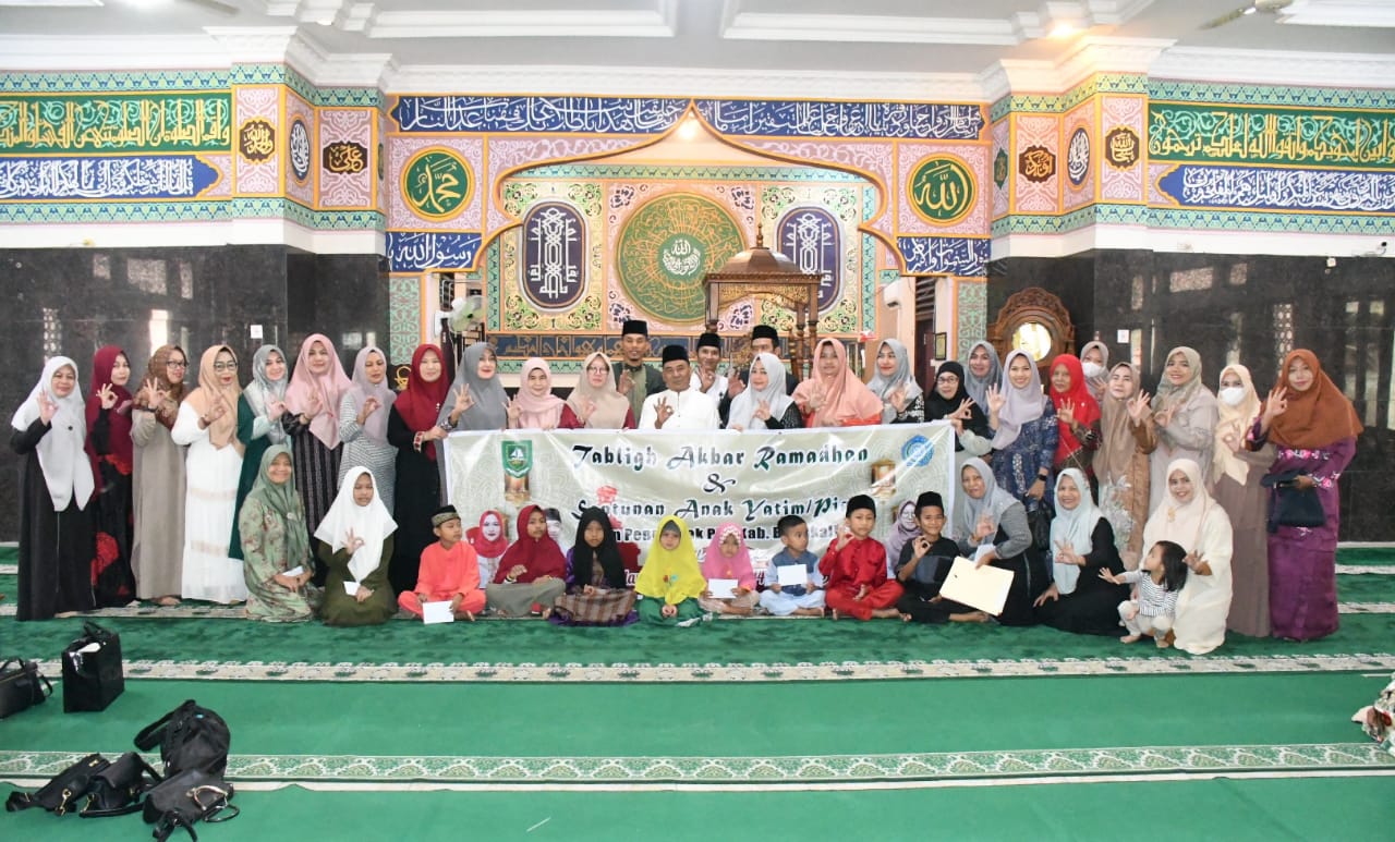 TP PKK Bengkalis Menggelar Tabligh Akbar sekaligus Berbagi kebahagiaan dengan Anak yatim dan kaum dhuafa