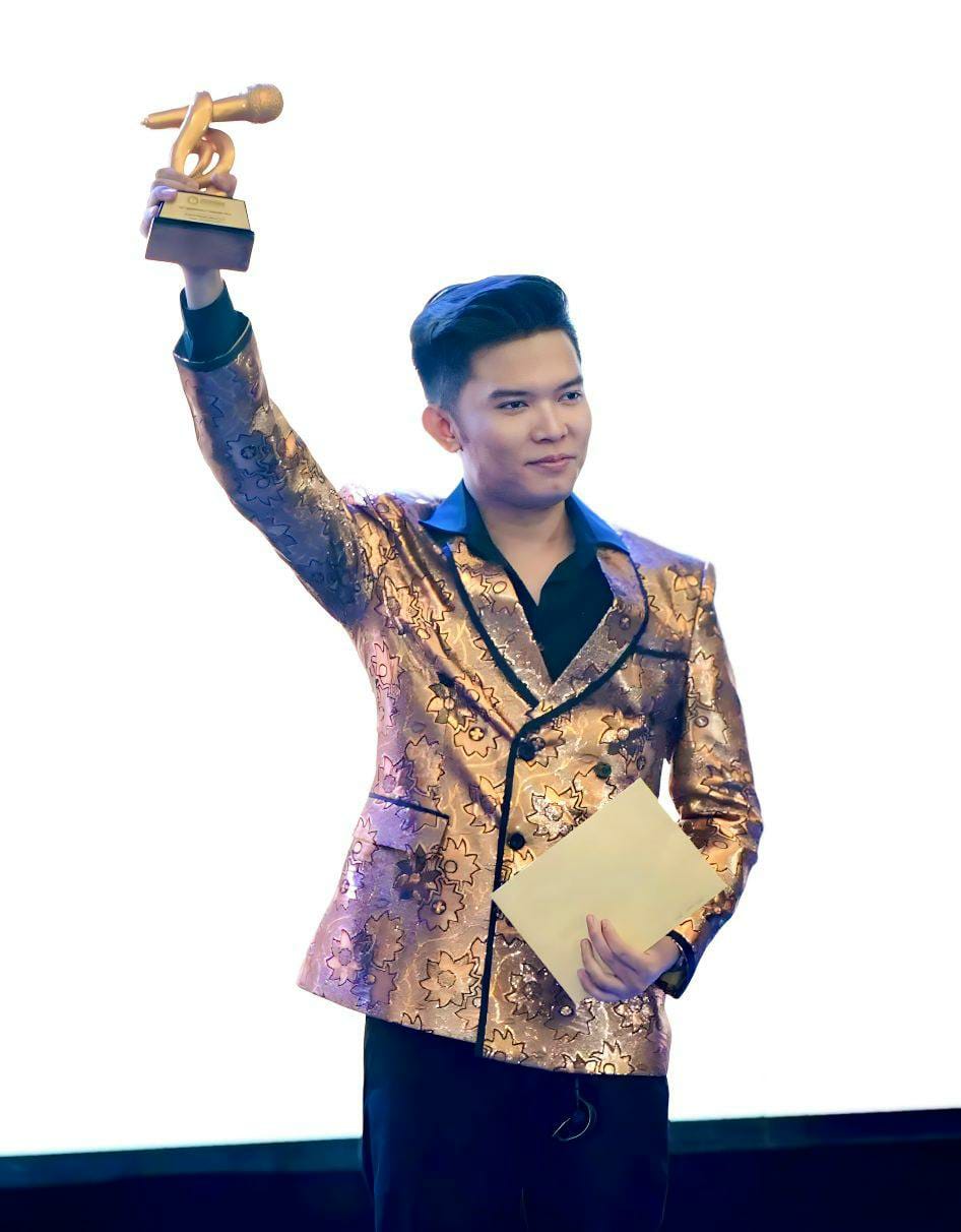 Fedri Ramadhan Sabet Pemenang MC Billinguals Terbaik Pria di Parindo Golden Award 2024