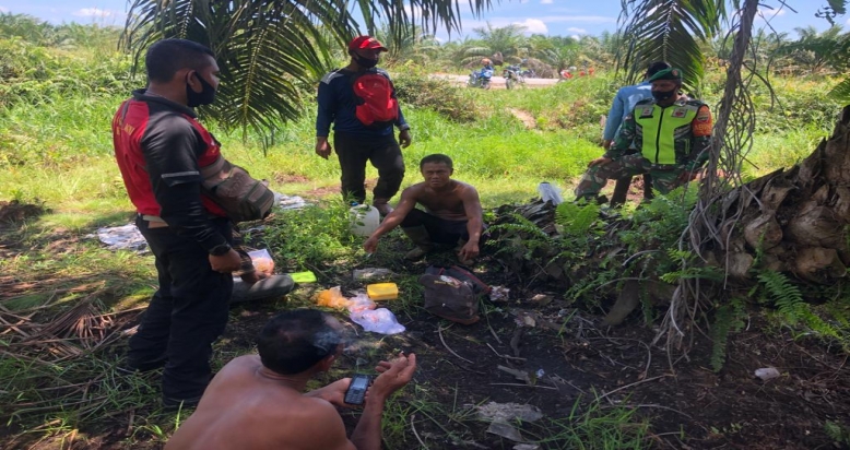 Babinsa bersama Manggala Agni dan MPA Laksanakan Patroli Pencegahan Karlahut di Kampung Dayun
