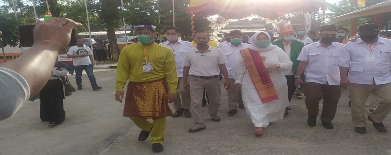 Sempat Molor, Akhirnya Pasangan Syi Ar Mendaftar Ke KPU Inhu