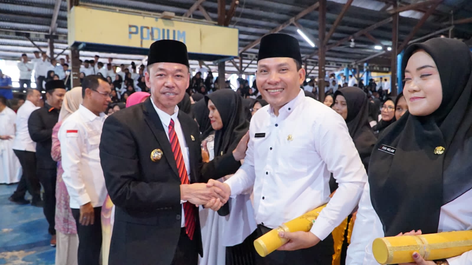 Bupati Rohil Serahkan 995 SK PPPK Guru dan Tenaga Teknis Formasi Tahun 2022