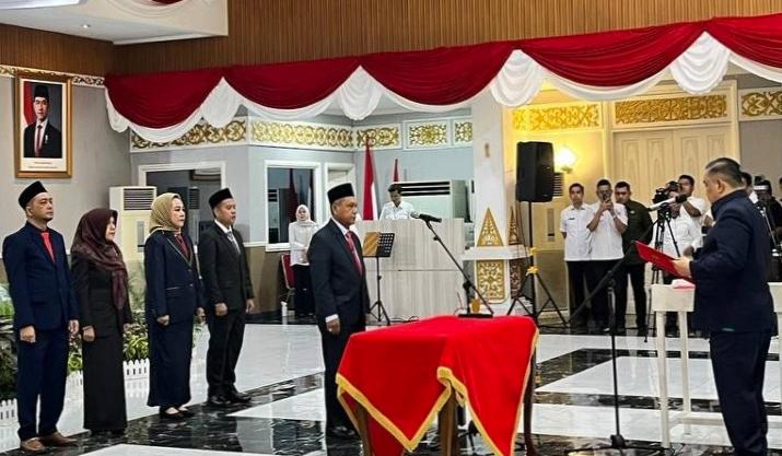 Lima Komisioner KI Riau Resmi Dilantik, SF Hariyanto Dorong Pemerintahan Transparan