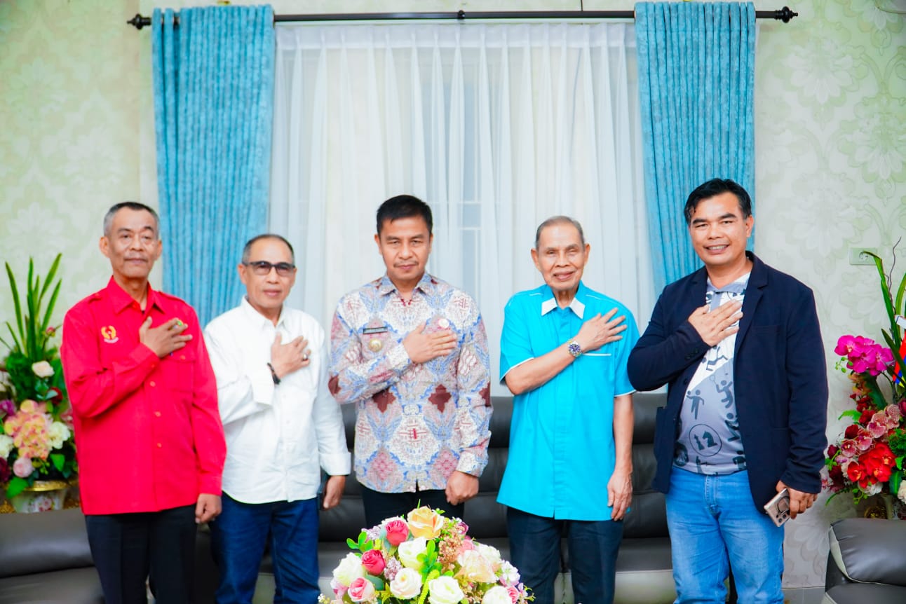 ‎‎Cetak Petinju Tangguh, Bupati Kampar Siapkan Kejuaraan Tinju Tingkat Provinsi