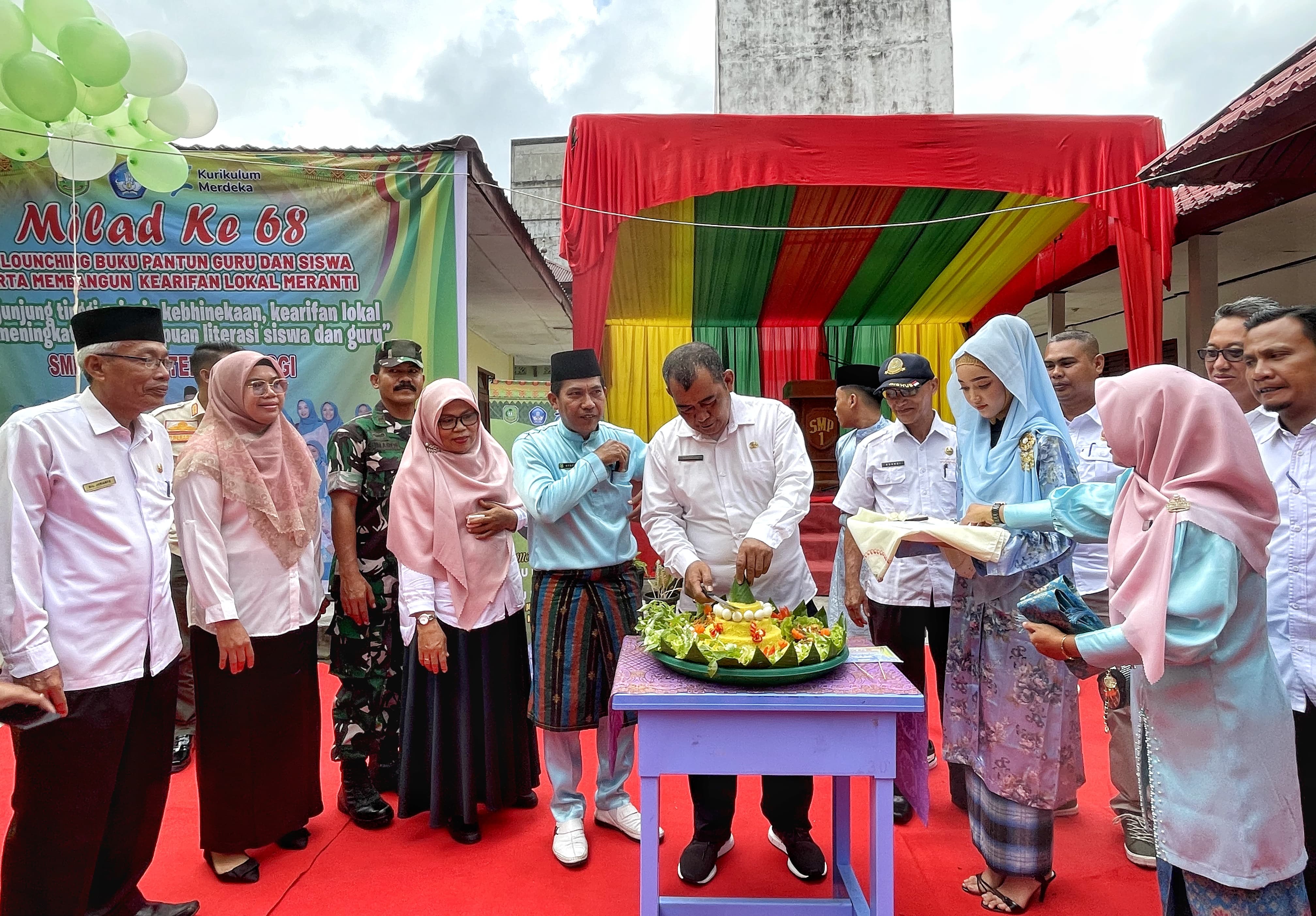 Hadiri Milad SMPN 1 Tebingtinggi, Staf Ahli Bupati : Pendidikan Kunci Kesuksesan