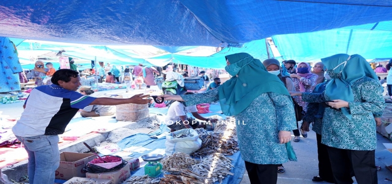 TP PKK Bekerjasama dengan IKPTK Inhil Gebrak Masker di Pulau Palas