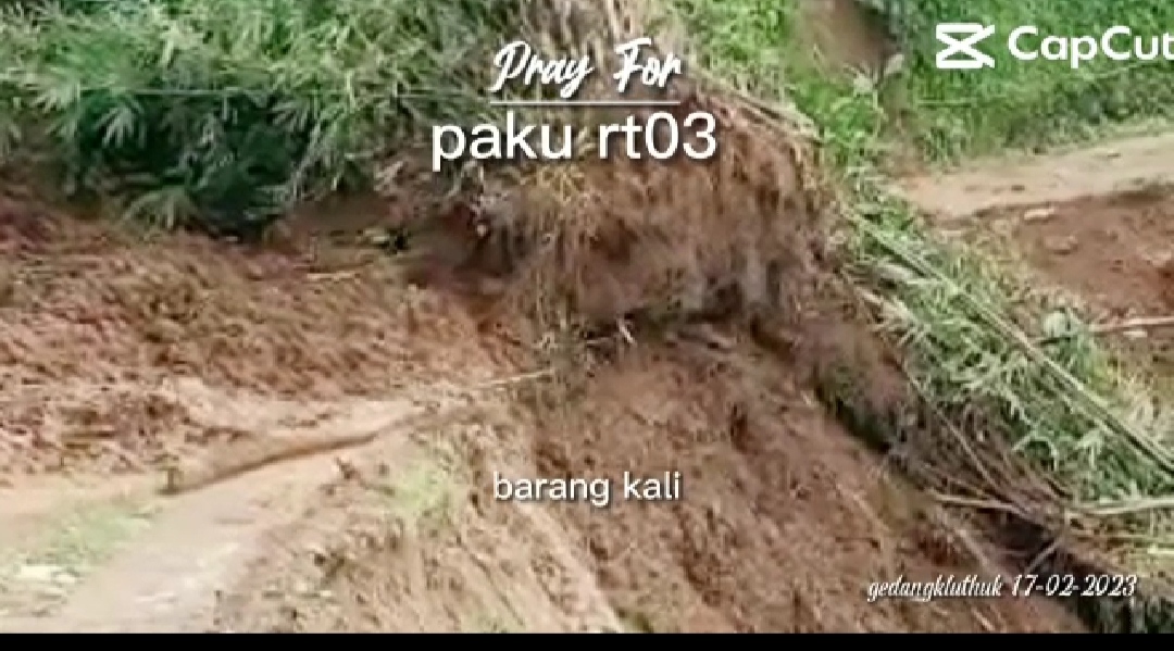 Warga Desa Paku Hargorejo Berharap Pemkab Wonogiri Perbaiki Jalan putus Terdampak Longsor