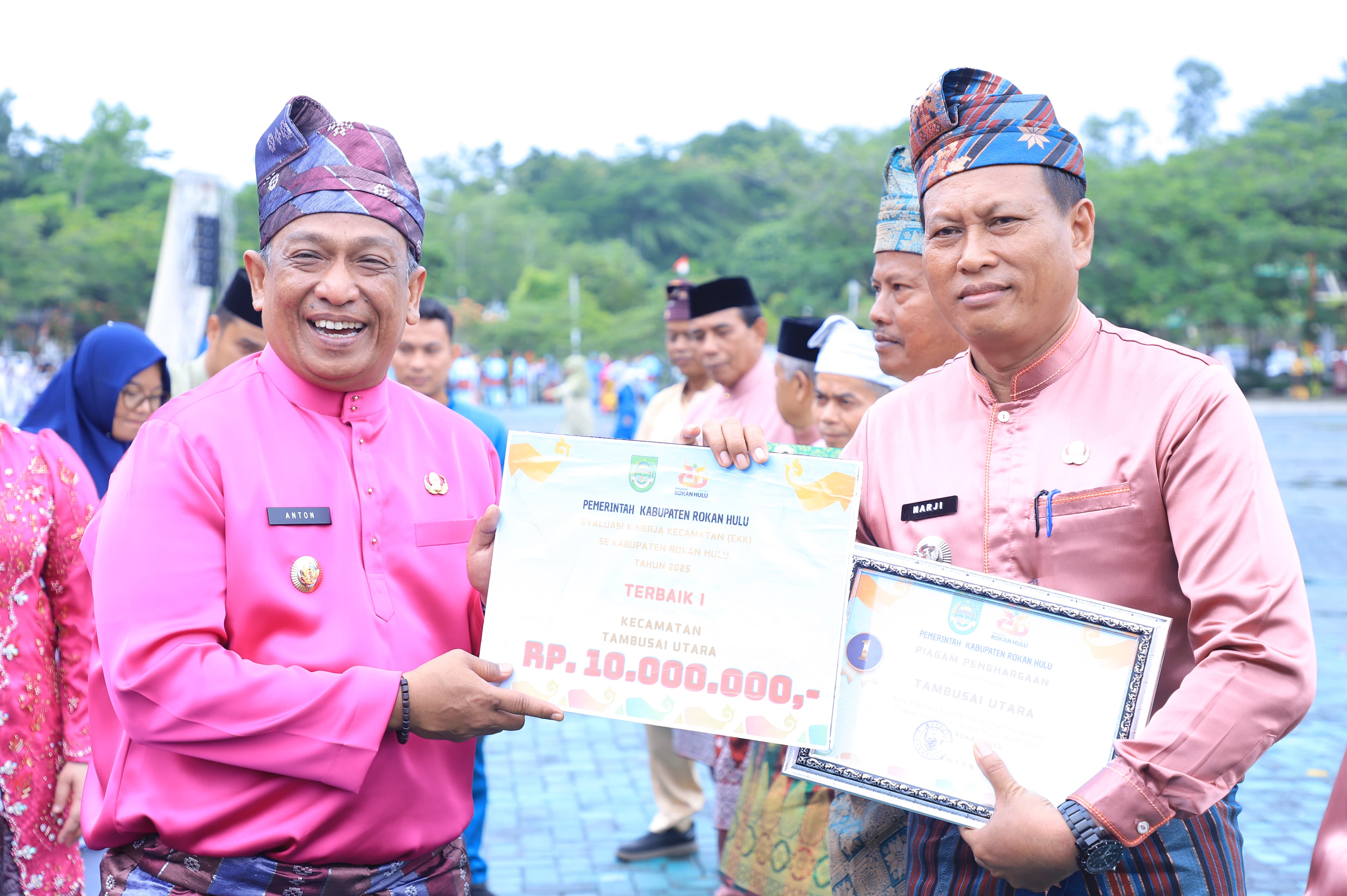 Upacara Peringatan Hari Jadi Kabupetan Rokan Hulu Ke-26.Terlaksana dengan Sukses dan Lancar