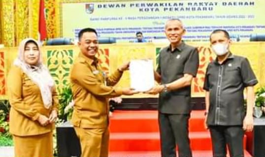 DPRD Kota Pekanbaru Menerima Laporan Hasil Evaluasi APBD Perubahan