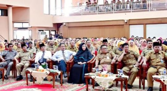 Bupati Inhil Hadiri Silahturrahmi Bersama Guru SMA / SMK Se-Inhil, Gubernur Riau video call 
