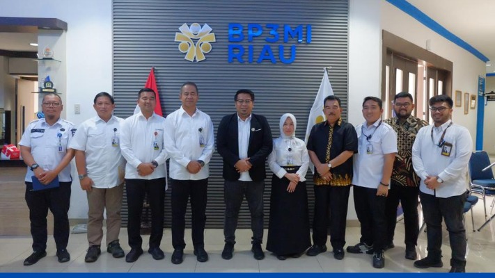 Kadisnakertrans Riau Hadiri Pemantauan dan Evaluasi Program Rencana Aksi Kementerian/Lembaga Terkait Pelayanan dan Perlindungan Pekerja Migran di Wilayah Perbatasan 