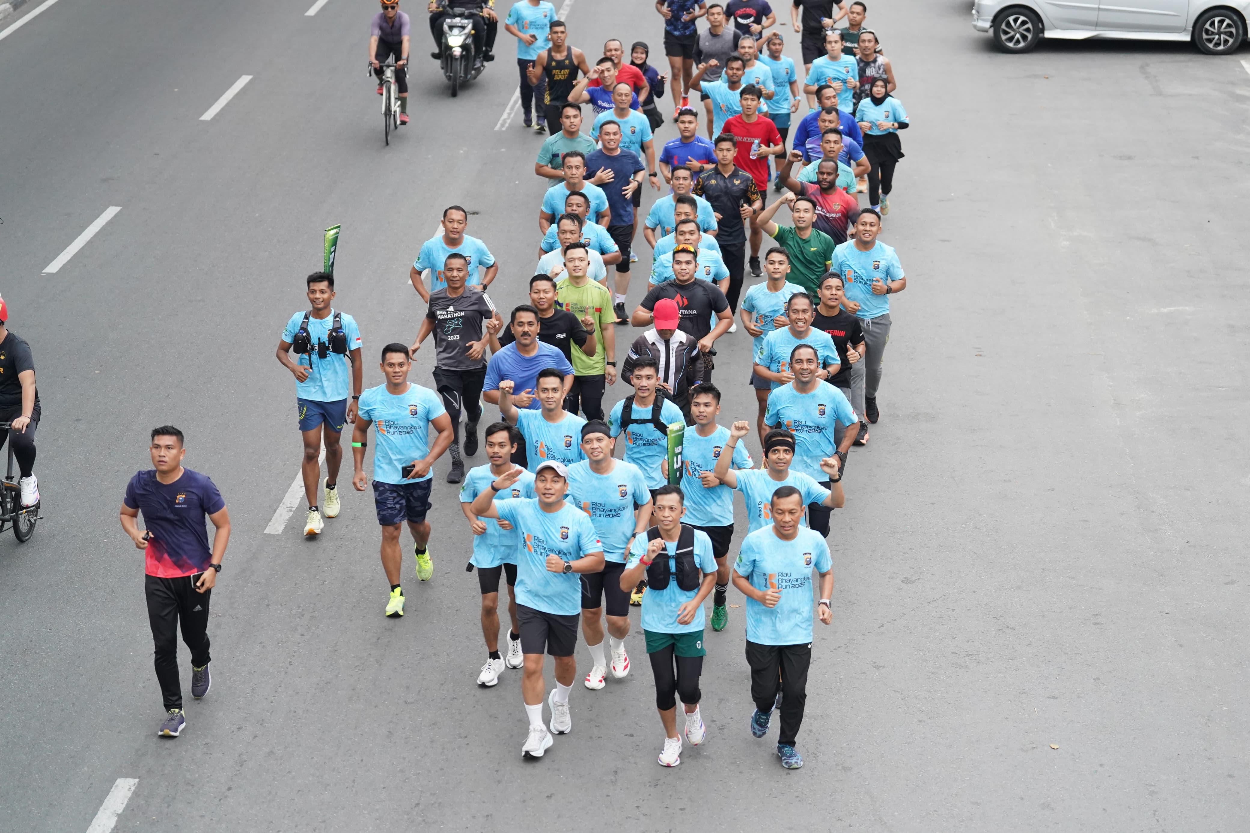 Semarak Launching Riau Bhayangkara Run 2025, Kapolda: Lari Kita Hari Ini, Untuk Bumi Esok Hari