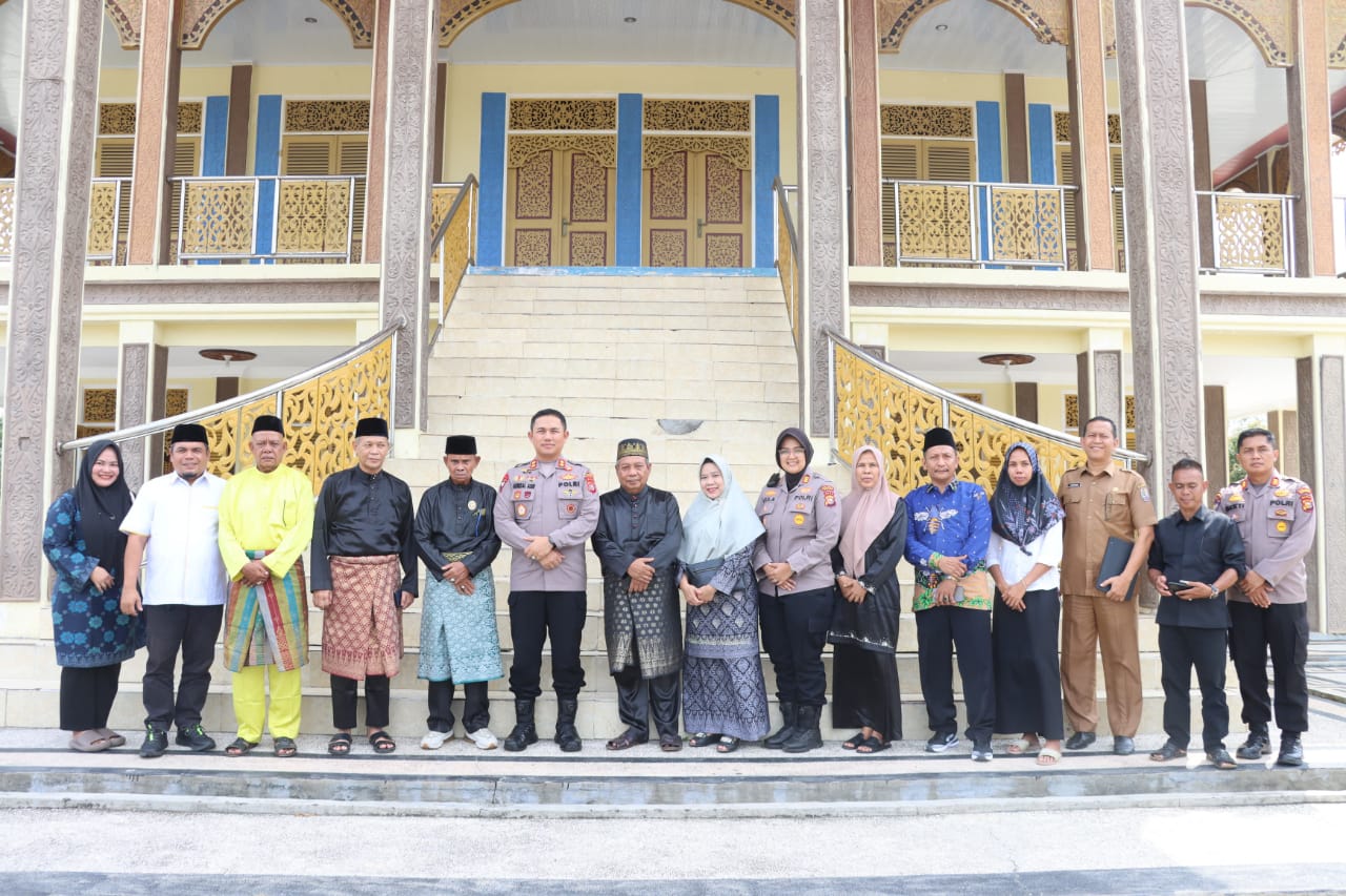 Kapolres Pelalawan AKBP Afrizal Asri SIK Lakukan Silaturahmi dengan LAMR Jelang Pilkada 2024