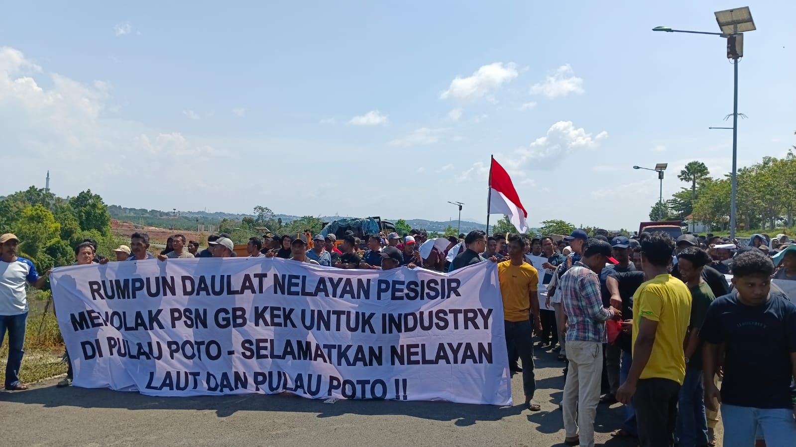 Ratusan Nelayan Bintan Kepung DPRD Kepri, Desak Cabut Izin Tambang Pasir Laut dan PSN Pulau Poto