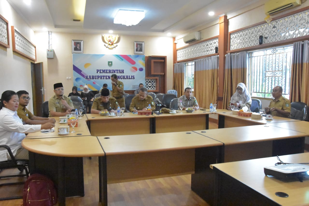 Bupati Bengkalis Ikuti Rapat Percepatan Pembentukan Koperasi Desa Merah Putih Secara Zoom