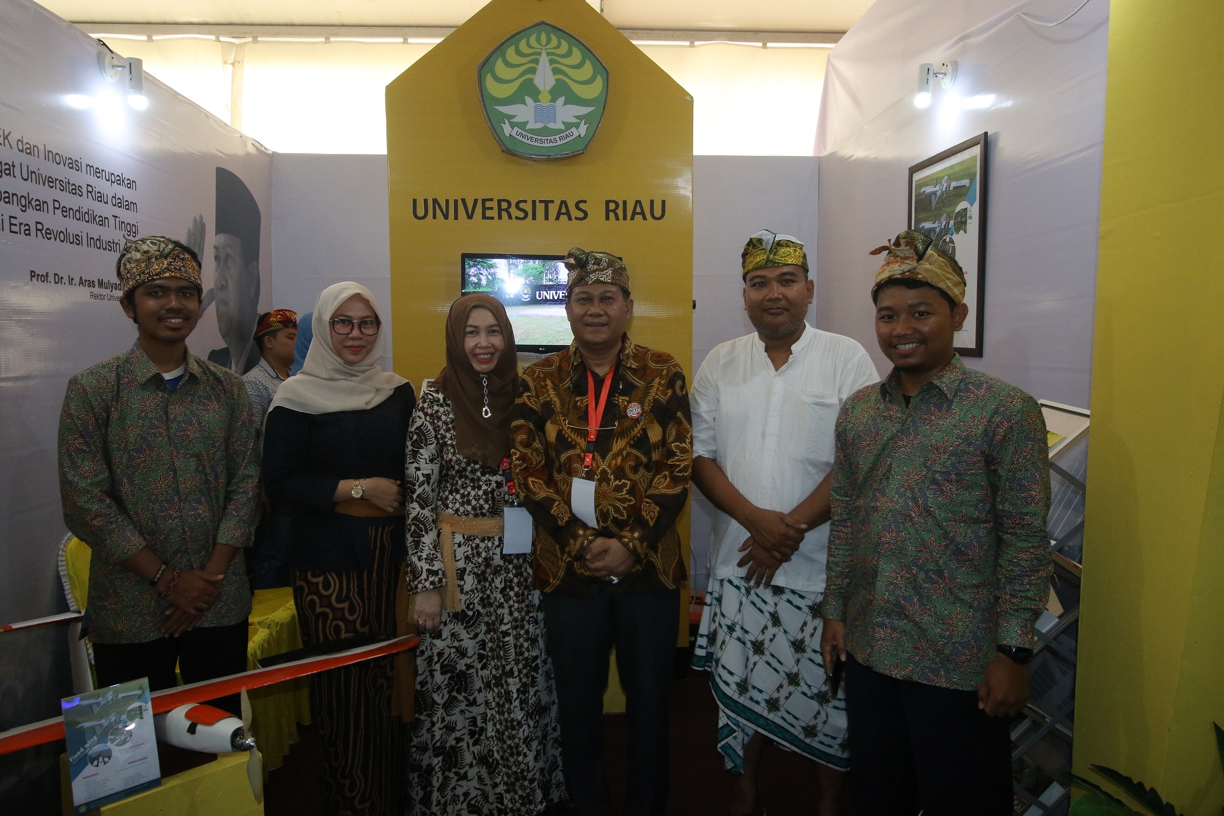 Cara Masyarakat Dapat Mengenal Teknologi Lebih Dekat