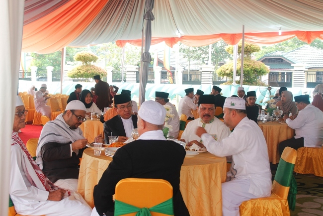 Gelar Open House Idul Adha, Bupati Wardan Bahagia dan Bersyukur Masyarakat Ramai Berkunjung