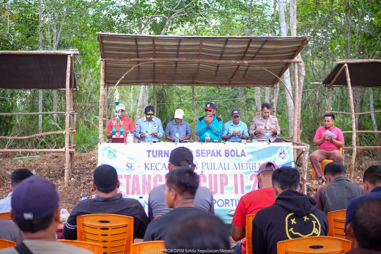 42 Klub bermain  di Turnamen Sepakbola  Setangkai Cup II, Stah Ahli Bupati : Mari bangun Komunikasi Pemuda Melalui Olahraga.