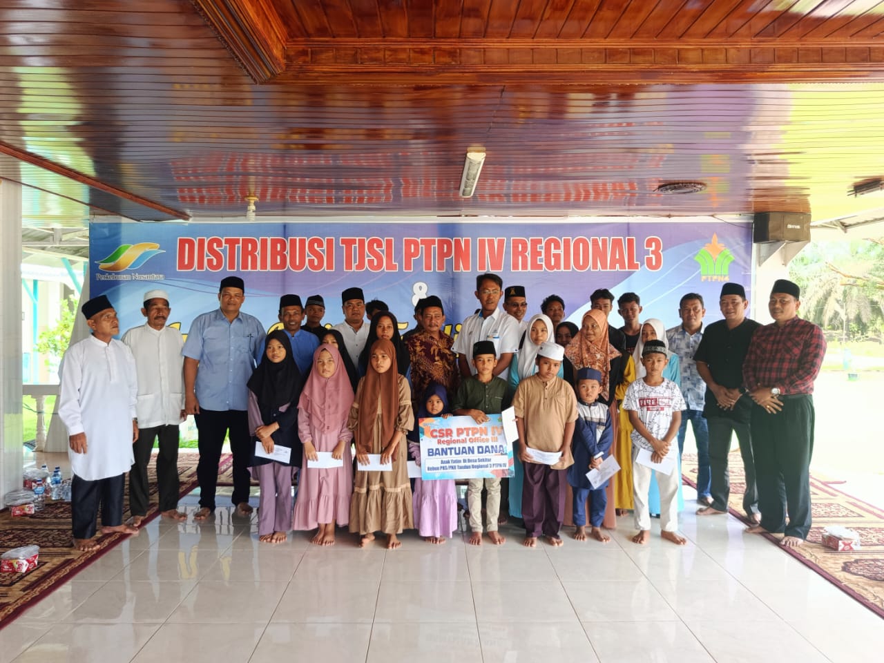 PalmCo Regional 3 Kebun Tandun Berbagi Kebahagiaan dengan Anak Yatim Piatu