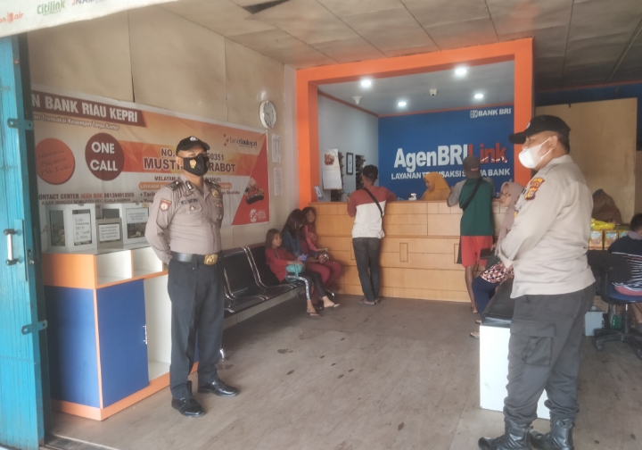 Polsek Kuala Kampar Patroli KRYD Harkamtibmas di Pasar Teluk Dalam