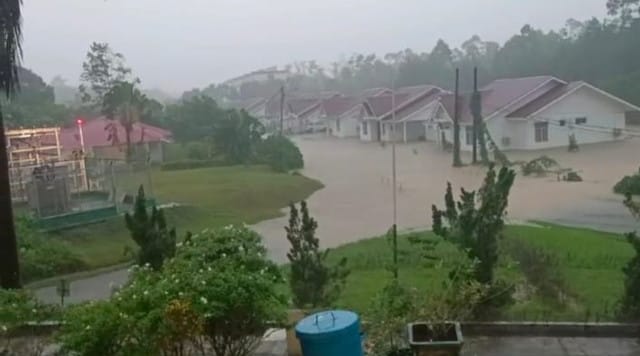 Kawasan  Pabrik PT RAPP Banjir Dan Genangan Air di Komplek Perumahan