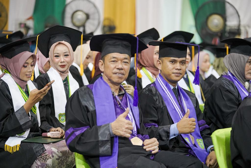 Bupati Rohil Resmi Menyandang Gelas Magister Sain