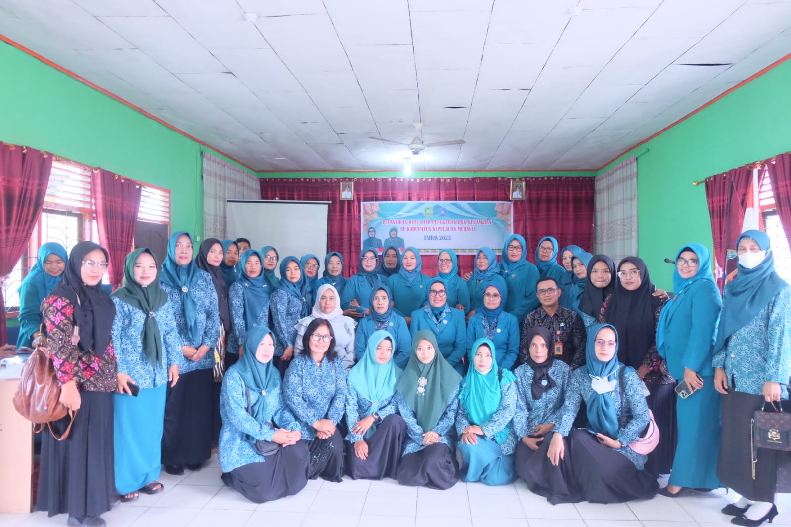 Hj. Rinarni Lantik Pengurus TP PKK di Dua Kecamatan