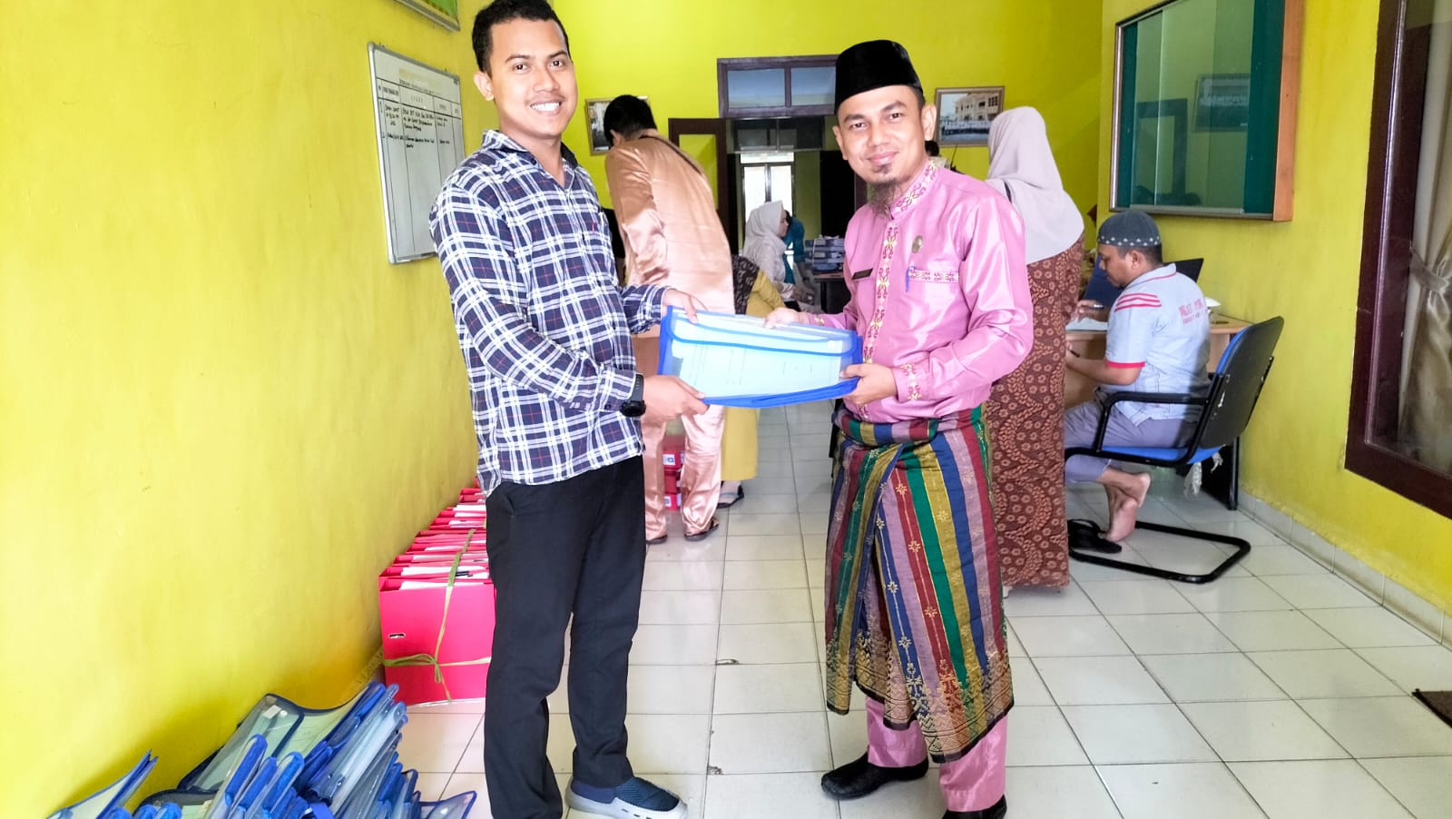 Diskominfotik Bengkalis Serahkan Dokumen Pendukung Pegawai Non-ASN