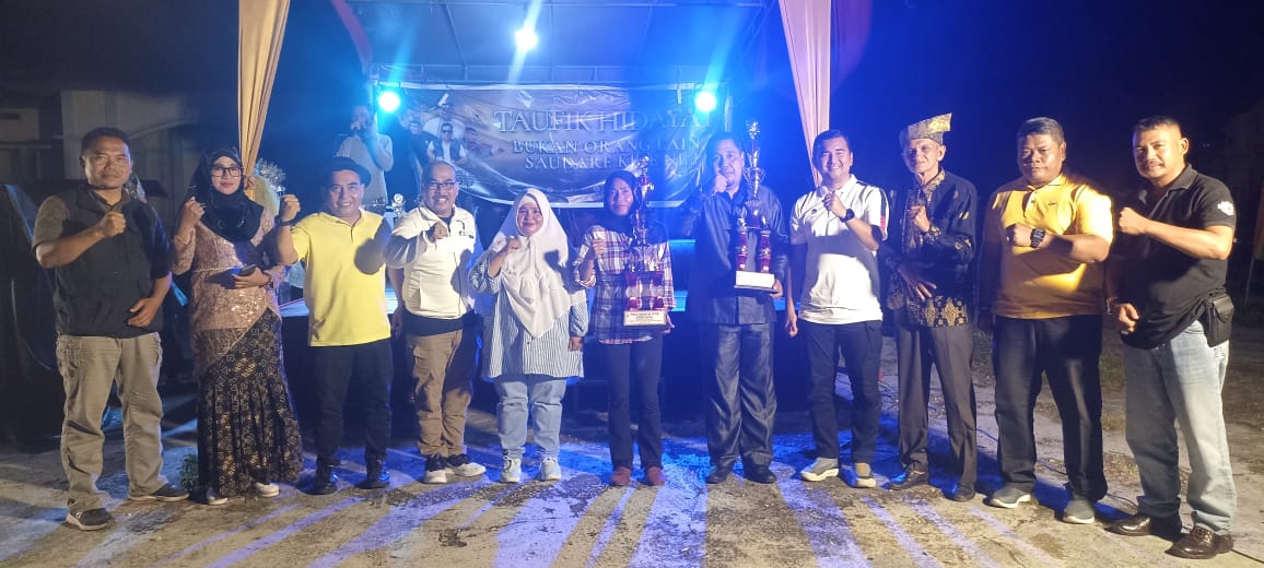 Kadispora Provinsi Riau Tutup Turnamin Volly Piala Pulau Padang Cup 1