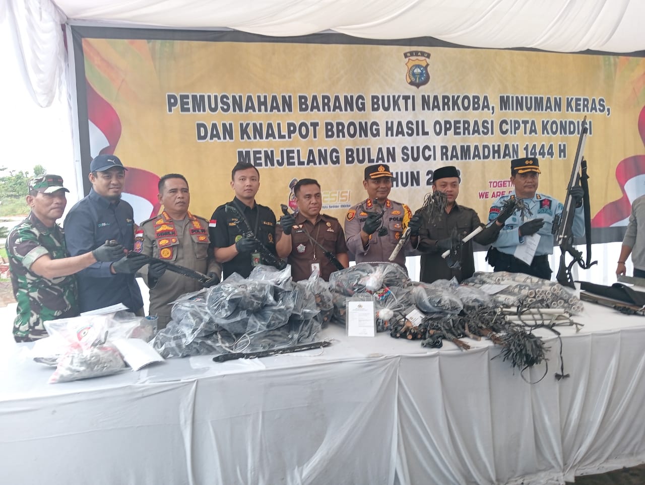Manager PLN Pekanbaru  Berterimakasih dan acungkan jempol  Pada Polres Rohul