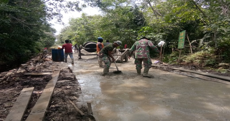 Warga Desa Api Api Tunjukkan Kerja Sama Yang Tinggi Dihadapn Satgas TMMD ke-108 Kodim 0303/Bengkalis