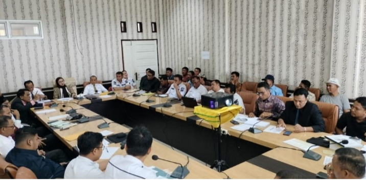 DPRD Rohil Desak PT.EMJ Beli TBS Petani Lokal Dengan Harga Wajar