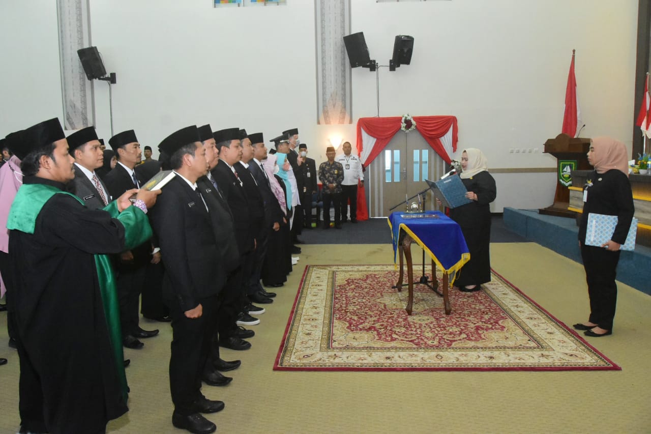 Lantik Pejabat Administrator dan Pengawas Dilingkungan Pemkab Bengkalis, Inilah Pesan Bupati Kasmarni
