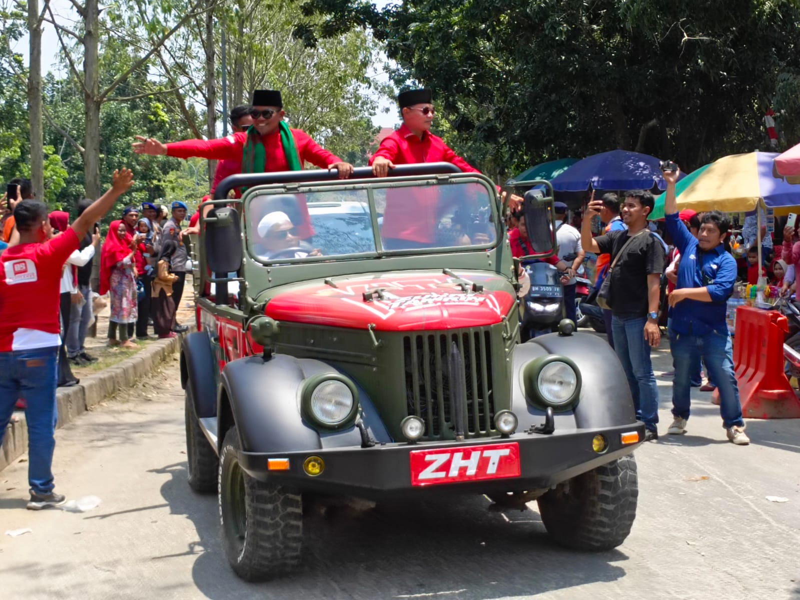 Pasangan  Zukri - Husni Tamrin Resmi Mendaftar ke KPU