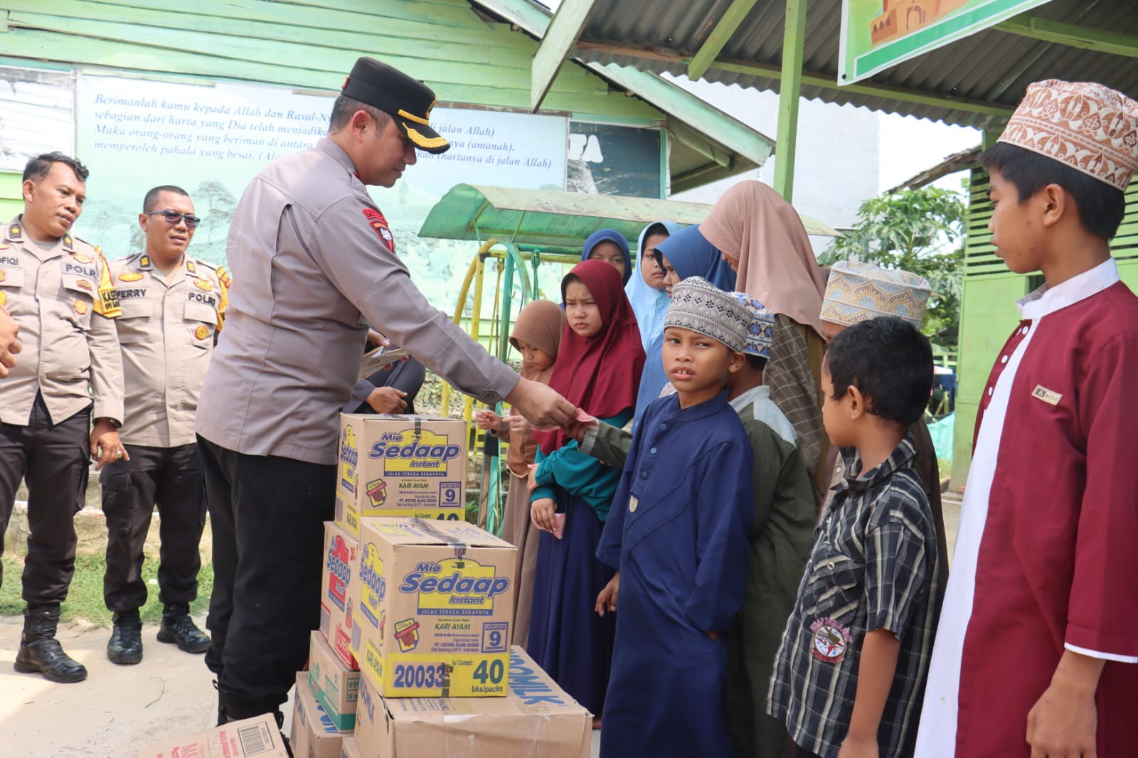HUT Humas Polri Ke-73, Polres Pelalawan Gelar Bakti Sosial dan Tingkatkan Semangat Kamtibmas Menuju Pilkada 2024