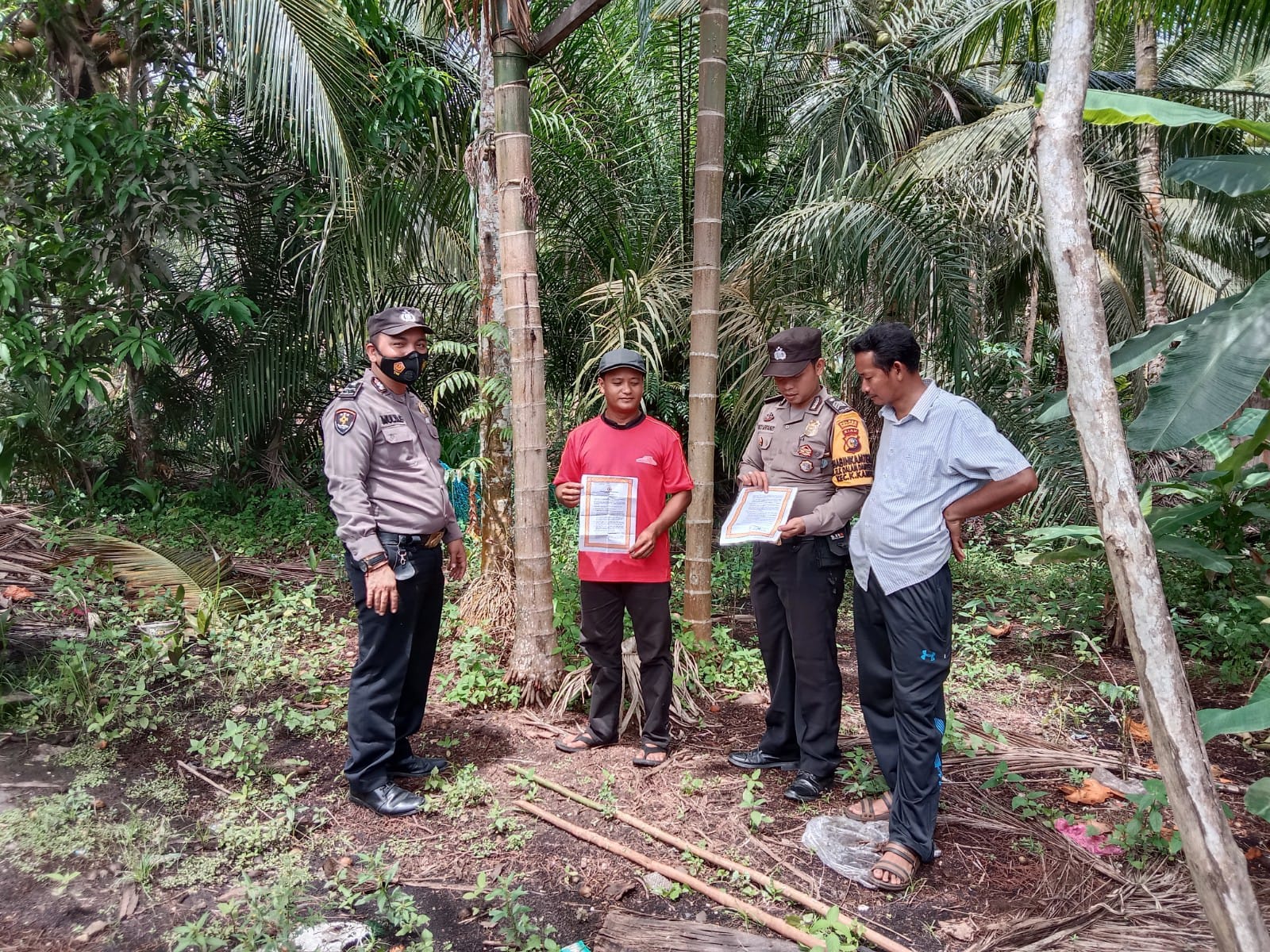 Piket & Bhabinkamtibmas Polsek Kuala Kampar Patroli Serta Sosialisasi Maklumat Kapolda