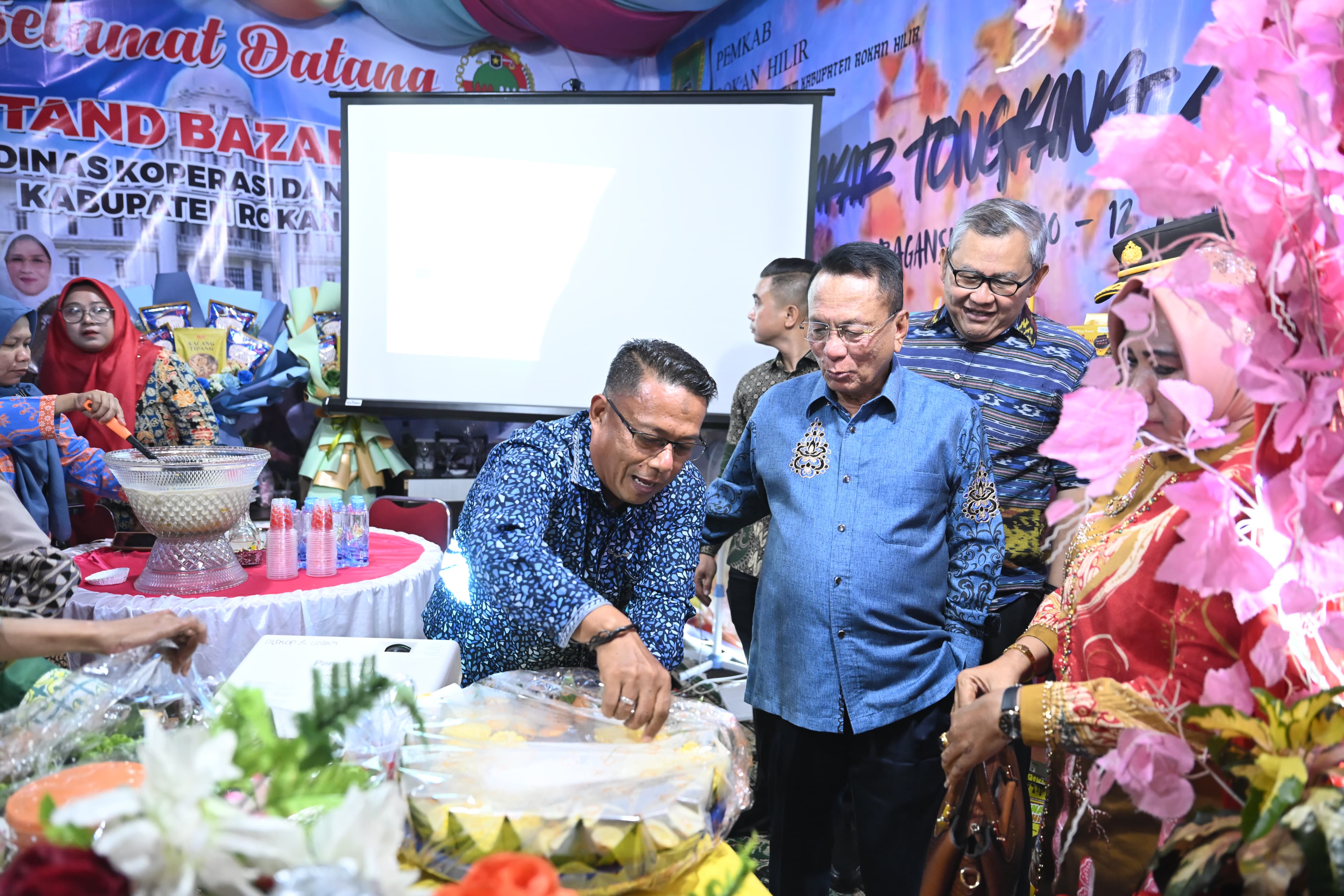 Bazar UMKM Meriahkan Even Bakar Tongkang di Bagansiapiapi, dari Kue Tradisional Hingga Kuliner Lokal