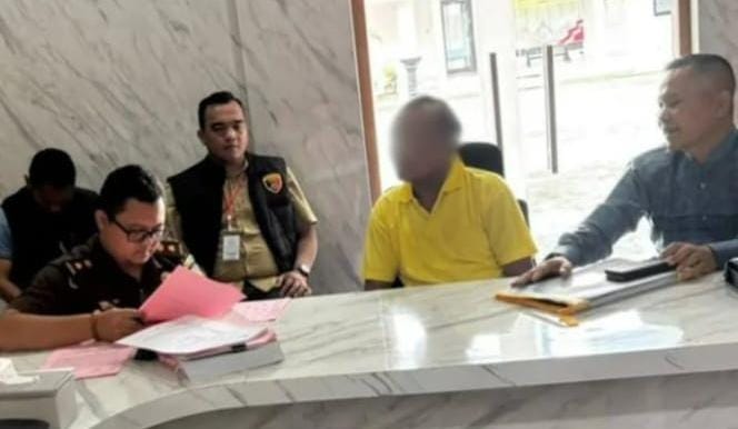 Anggota DPRD Pelalawan Aktif Terseret Kasus Dugaan Ijazah Palsu, Kejari Resmi Laksanakan Tahap II