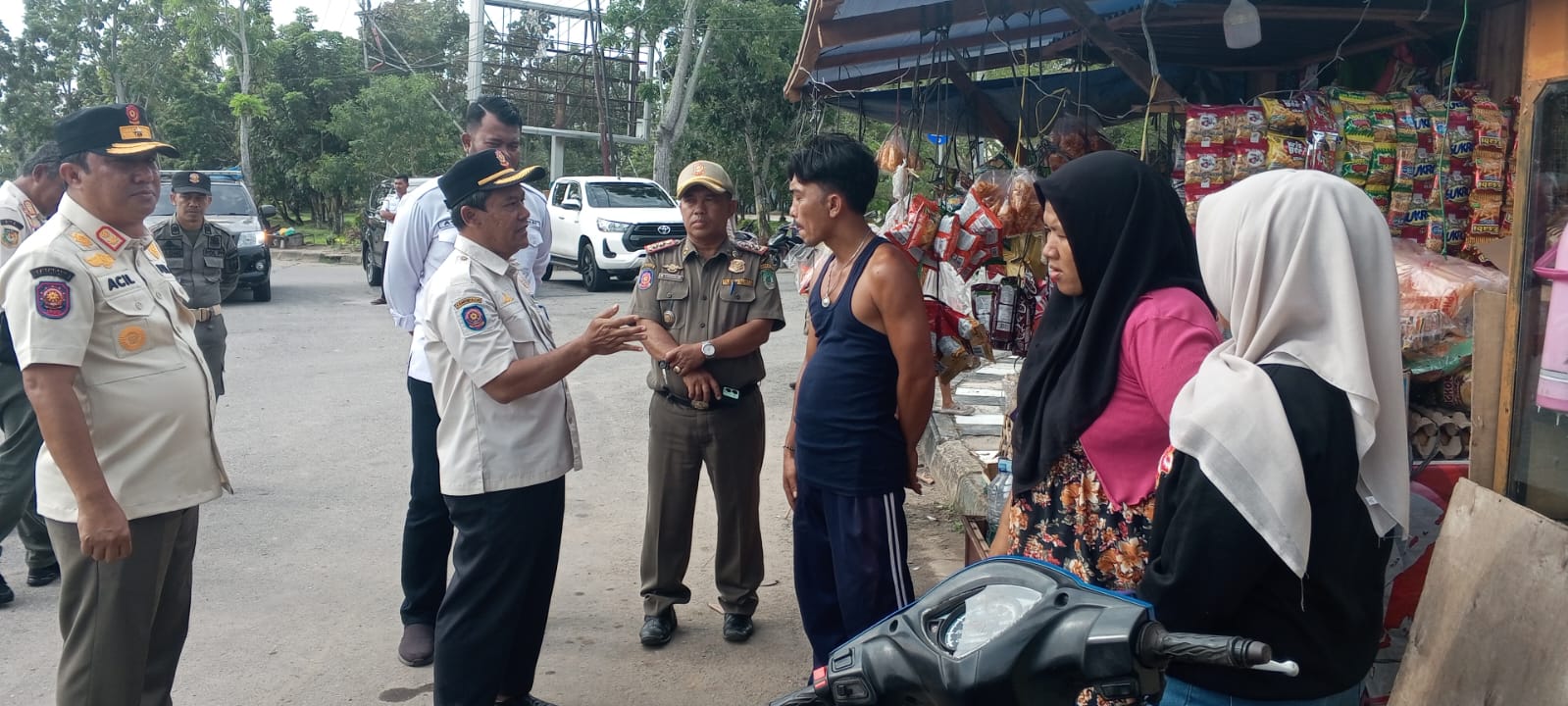 Sosialisasi Humanis Bahu Jalan di Pedamaran, Kasatpol PP Rohil Minta Dukungan Warga