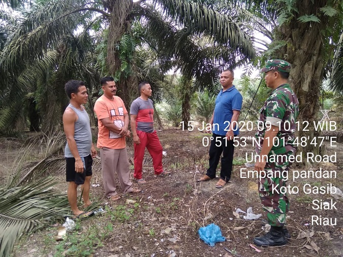 Warga Kp Empang Pandan Di Datangi TNI, Patroli Sosialisasi Pencegahan Karhutla