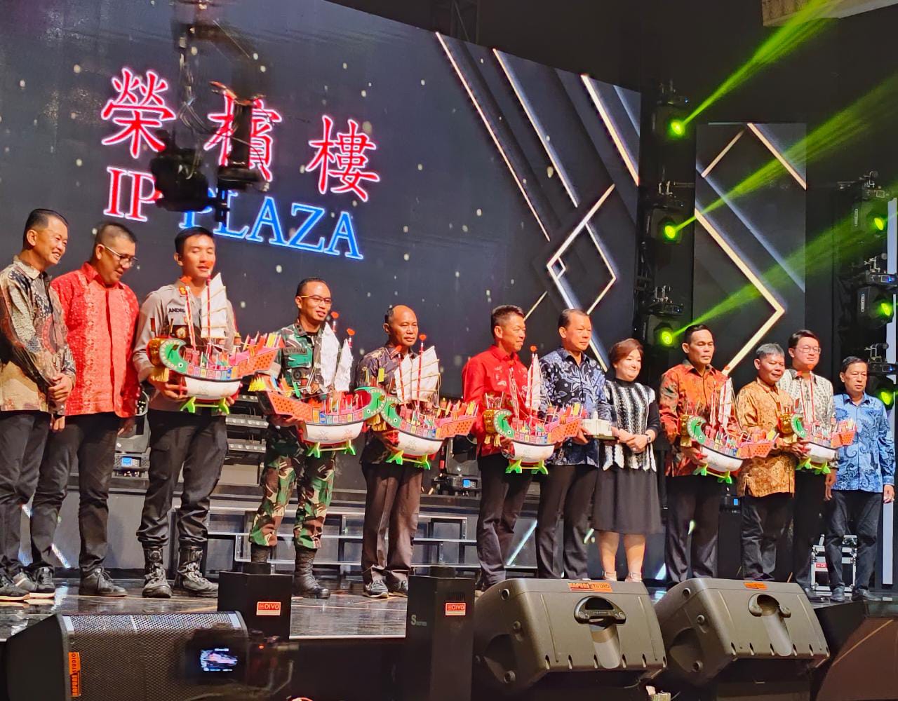 Bupati Hadiri Malam Kesenian dan Peresmian Even Bakar Tongkang