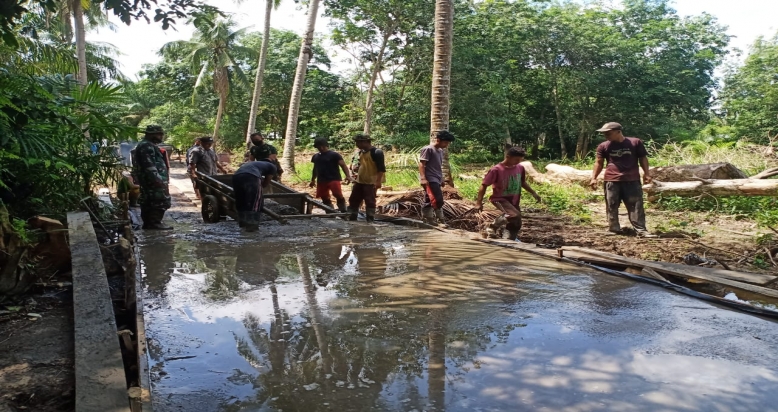 Semenisasi Gang Kadiran Desa Tamiang Berjalan Tampa Hambatan Yang Berarti Program TMMD 108