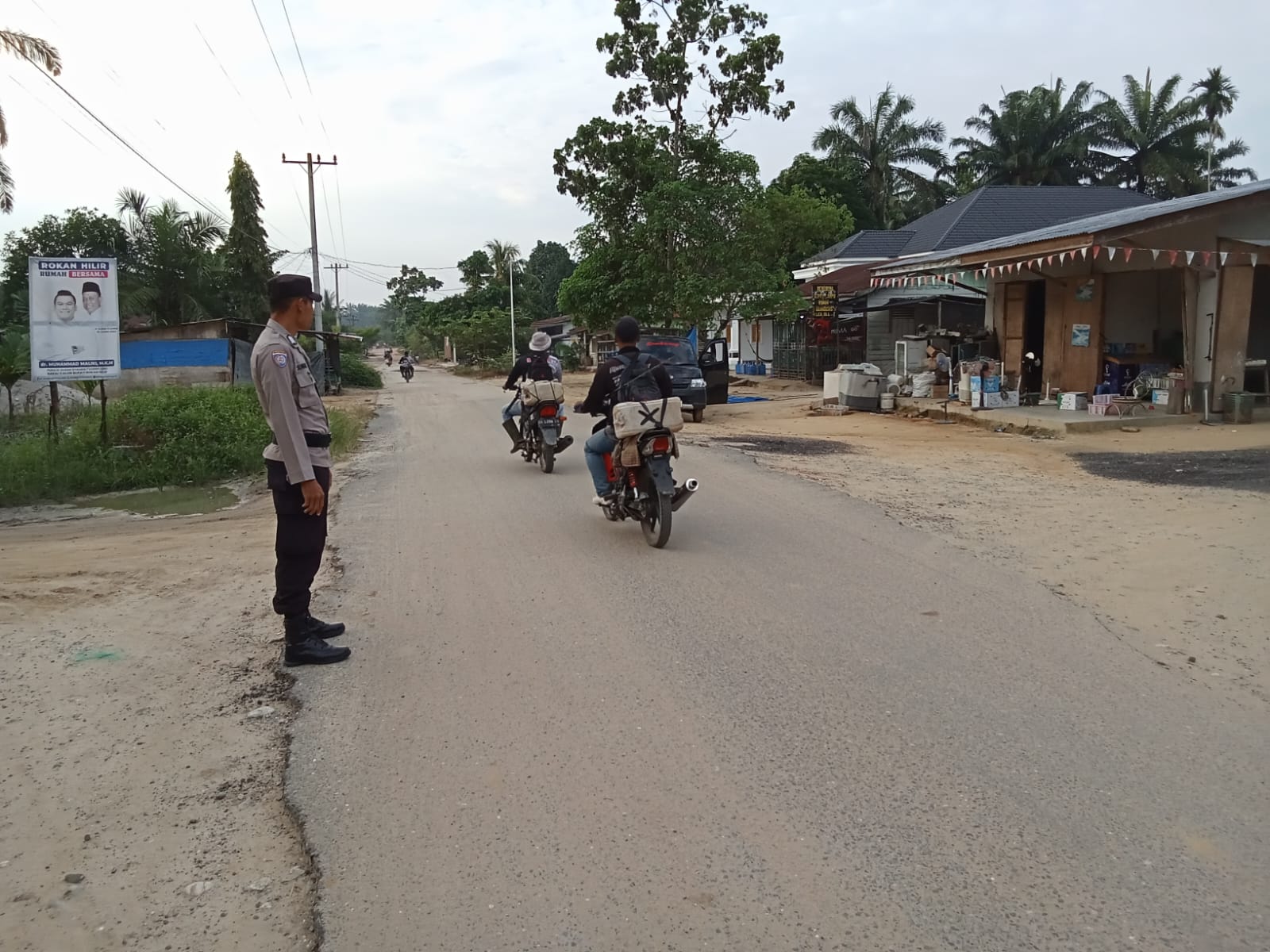 Polsek Simpang Kanan Gelar Kegiatan Strong Point untuk Kelancaran Lalu Lintas