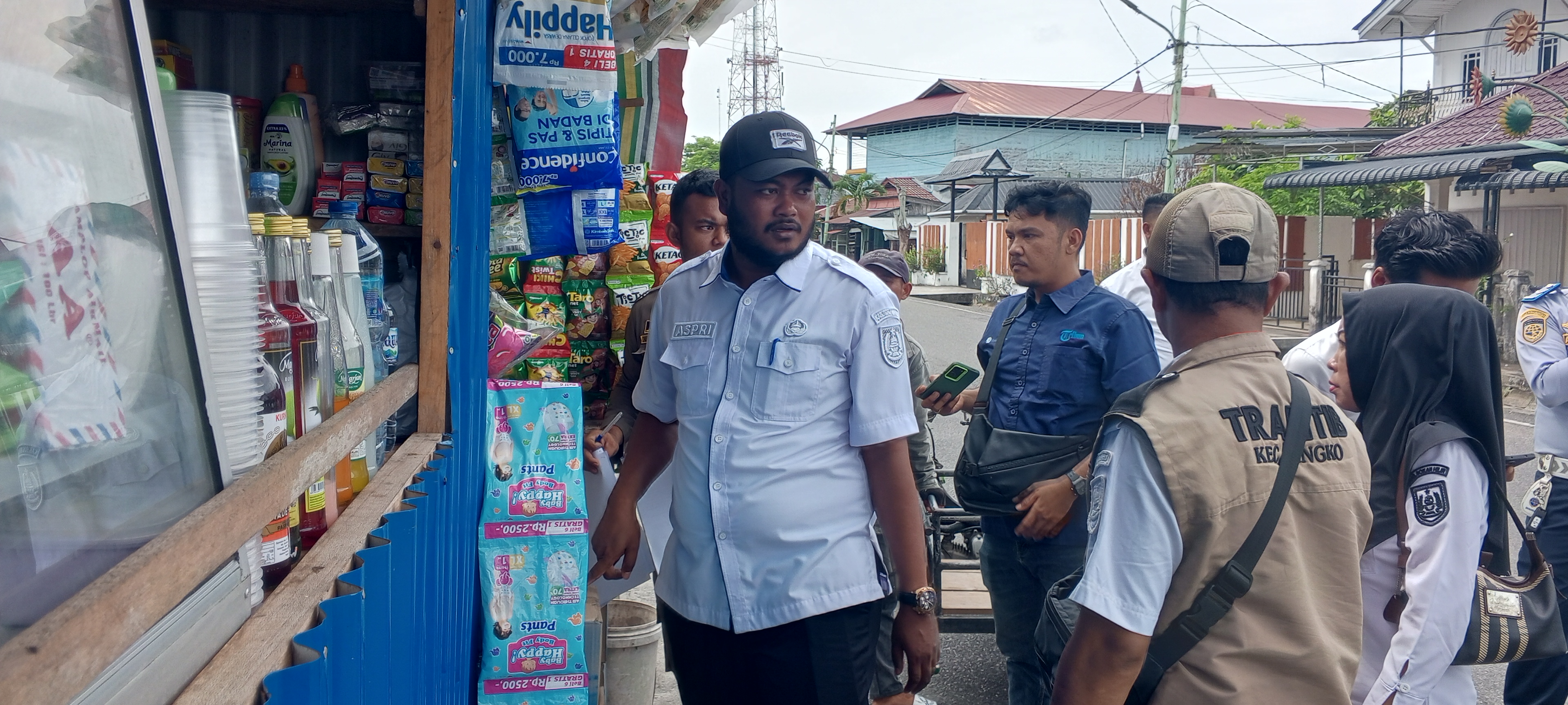 Tim Gabungan Lakukan Razia Tertibkan PKL di Kota Bagansiapiapi
