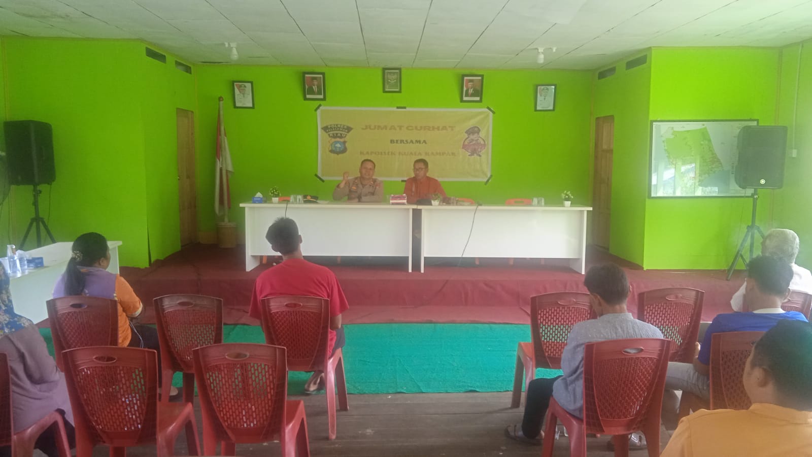 Polsek Kuala Kampar Jumat Curhat Di Aula Kantor Desa Teluk Dalam